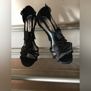 Qupid black stiletto heels with ruffles. Dressy satiny shoes. Size 7.5